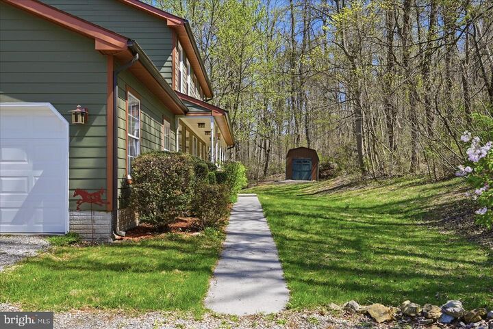 Property Photo:  22009 Blue Ridge Mtn Road  VA 20130 