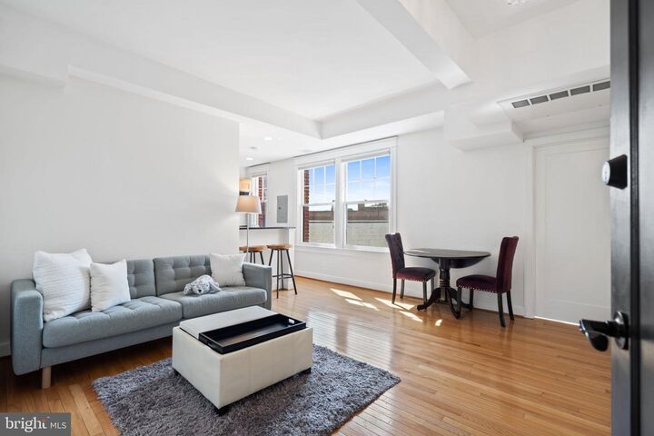 Property Photo:  2902 Porter Street NW 43  DC 20008 