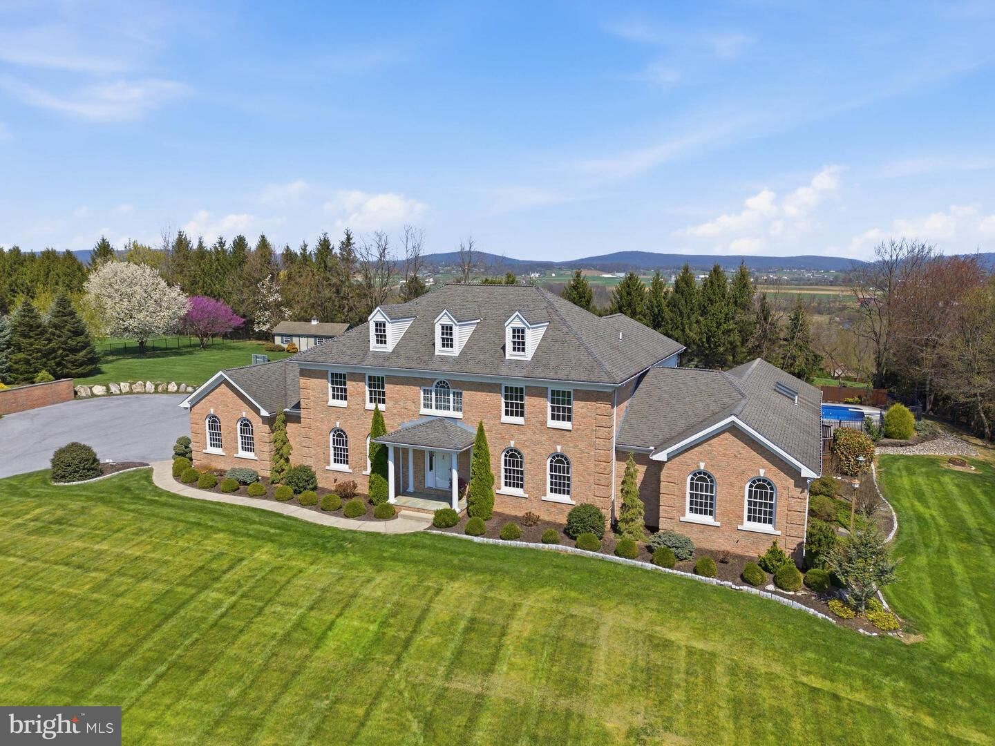 Property Photo:  2 Breezy Knoll  PA 17543 