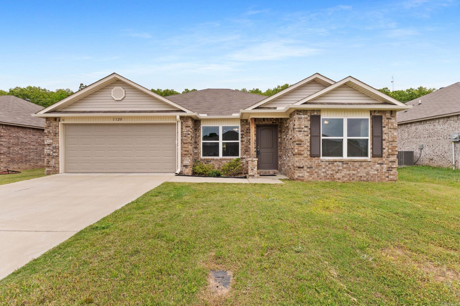 Property Photo: 1120 Gallery Drive AR 72032
