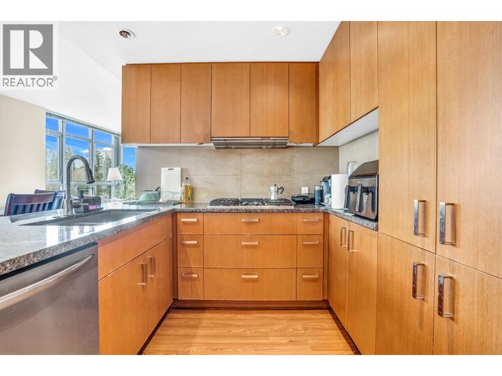 Photo de la propriété:  3008 Glen Drive 1003  BC V3B 0J5 