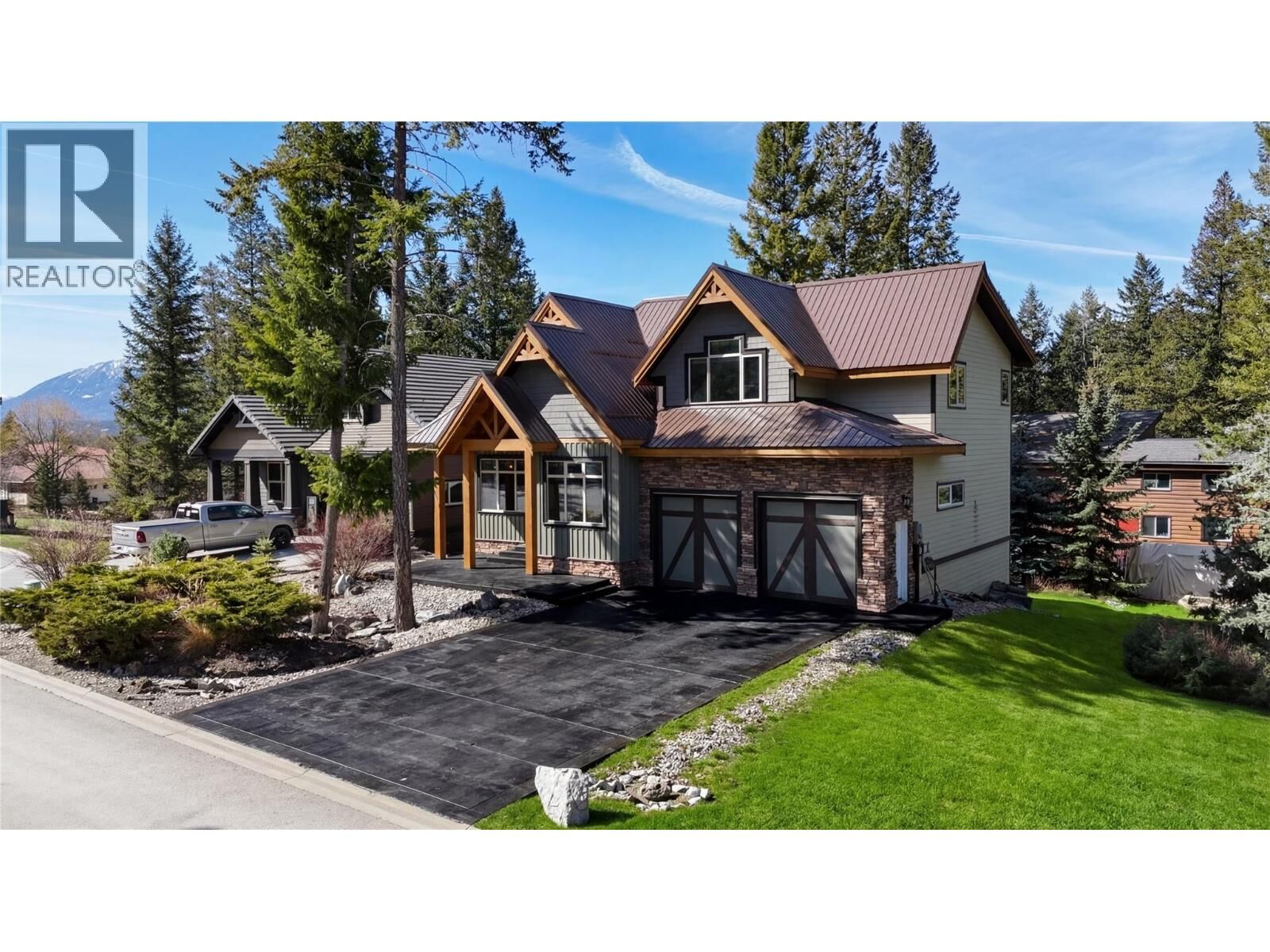 Property Photo: 4997 Eaglebrook Court BC V0B 1L1