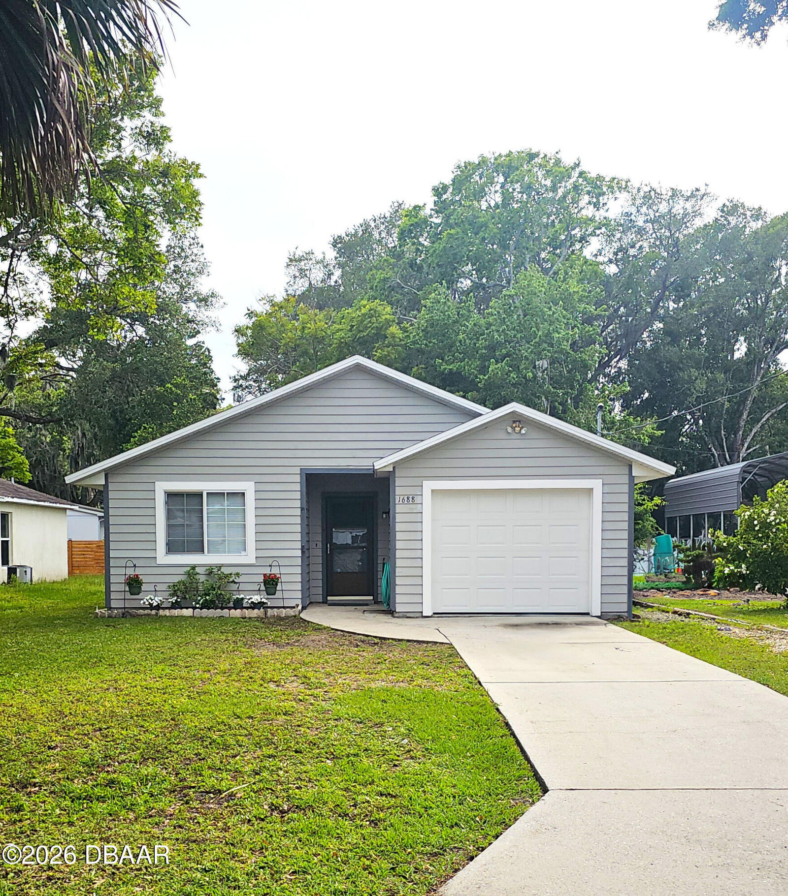 Property Photo:  1688 Montgomery Avenue  FL 32117 
