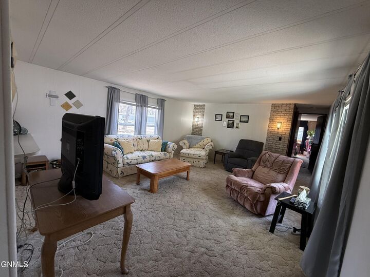 Property Photo:  610 Yorkshire Lane  ND 58504 