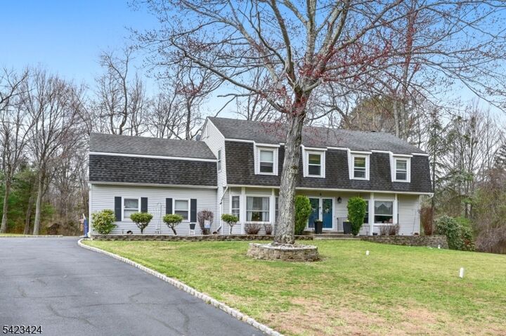 Property Photo: 6 Robin Dr NJ 07438