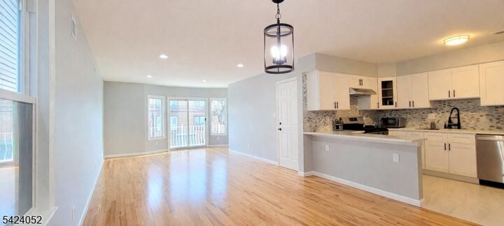 Property Photo:  11 Wallis Ave 1  NJ 07306 