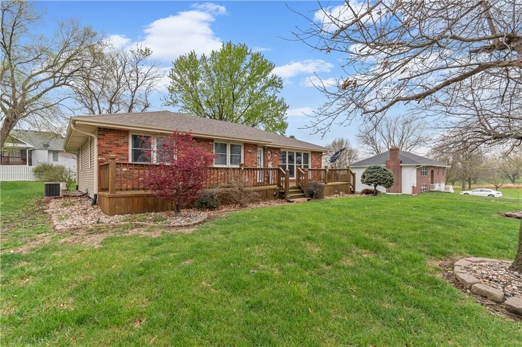 Property Photo: 1211 Park Avenue MO 64429