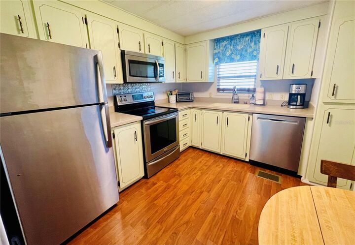 Property Photo:  204 Red Maple Drive  FL 34684 