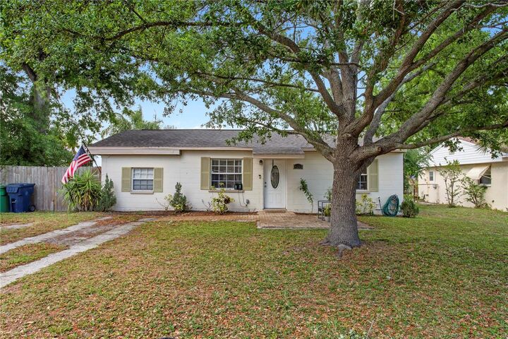 Property Photo: 4215 W Bay Vista Avenue FL 33611