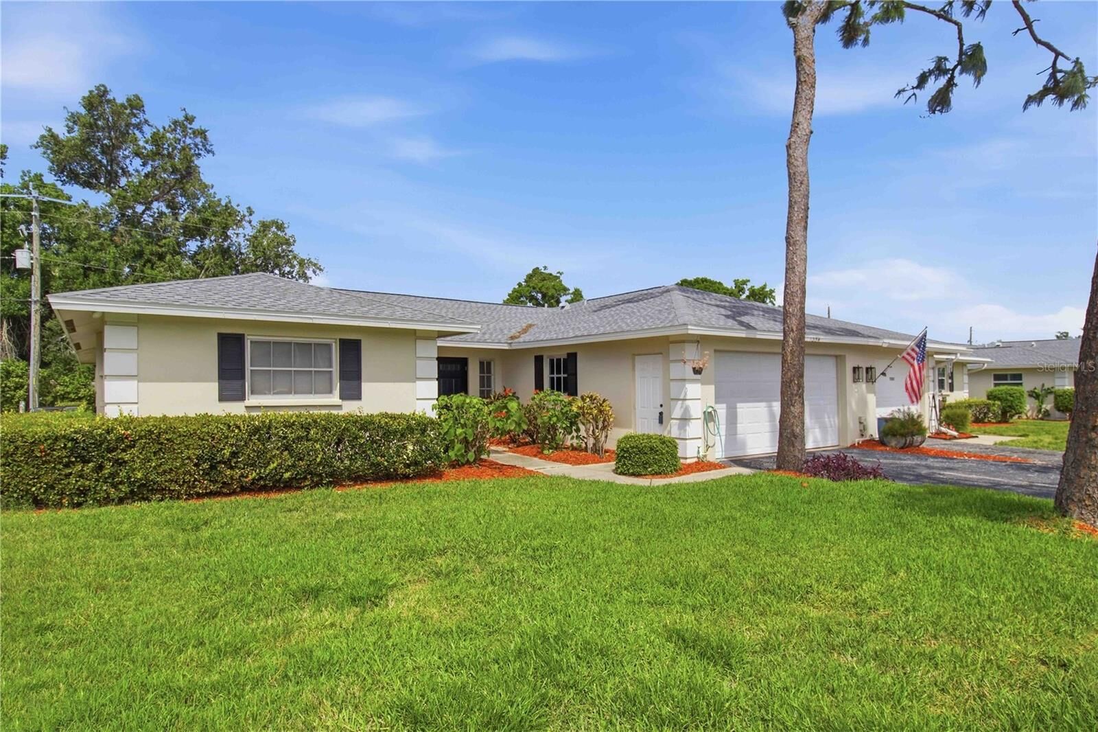 Property Photo: 7354 W Country Club Drive N FL 34243
