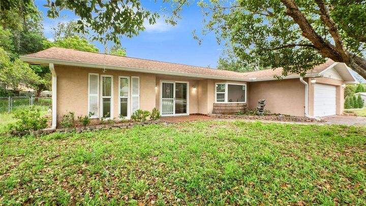Property Photo: 5112 Bernadette Drive FL 33541