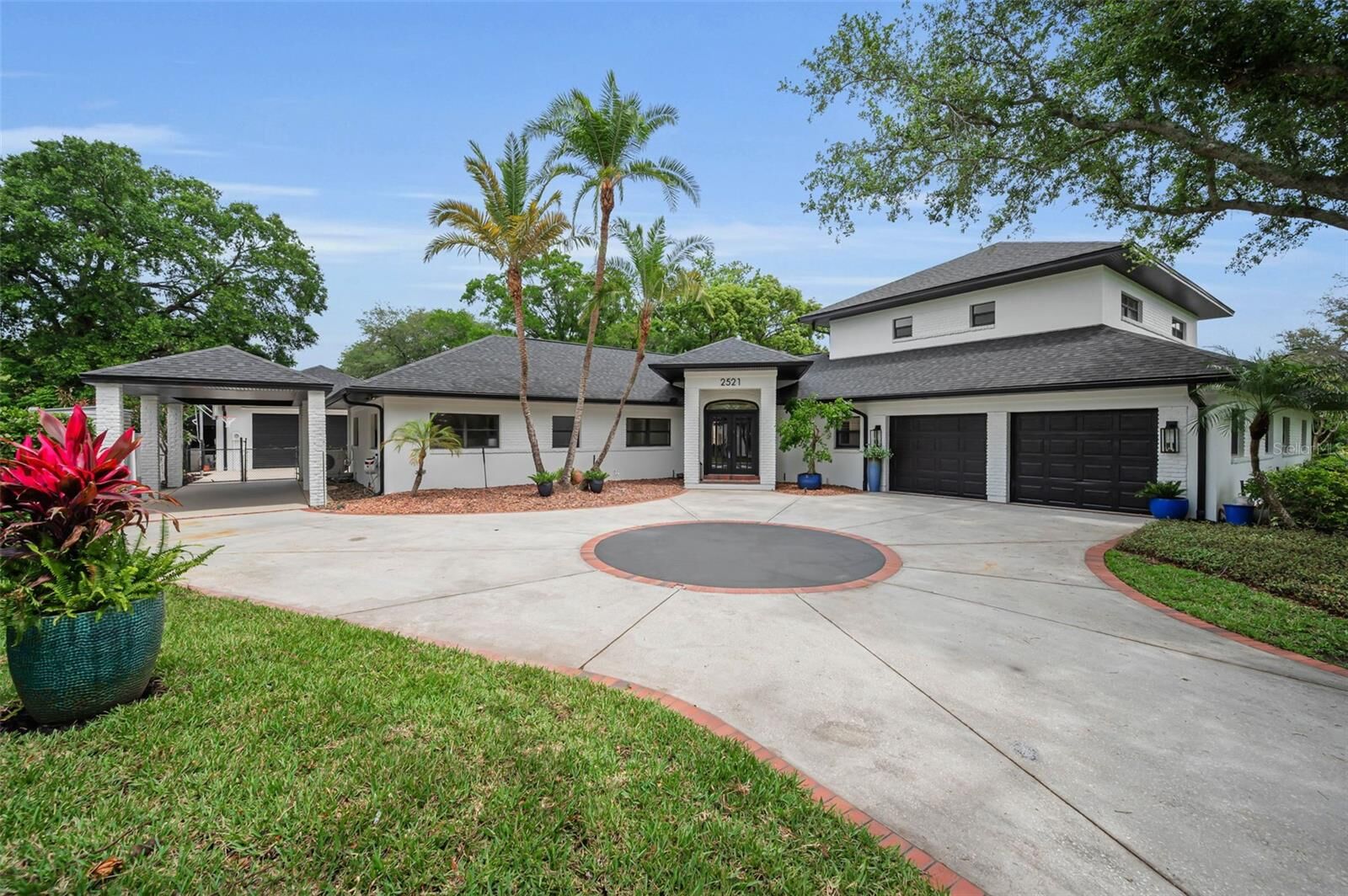 Property Photo:  2521 Lake Ellen Drive  FL 33618 