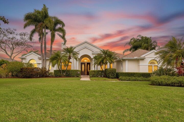 Property Photo:  10005 Cherry Hills Avenue Circle  FL 34202 