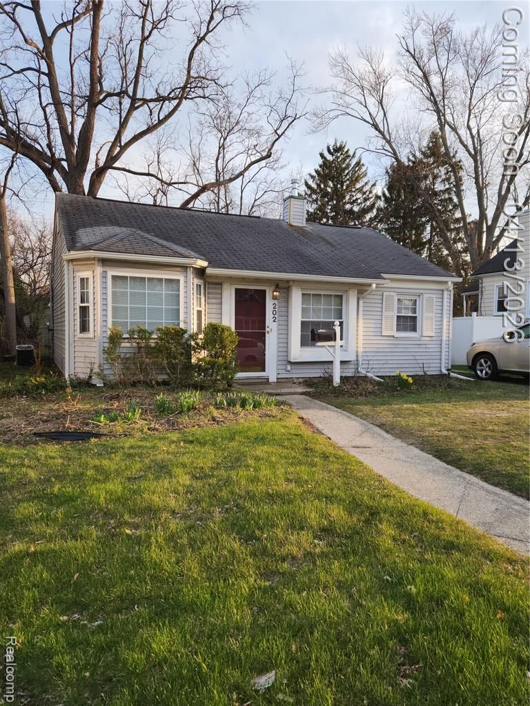 Property Photo:  202 E 13 Mile Road  MI 48073 2656 