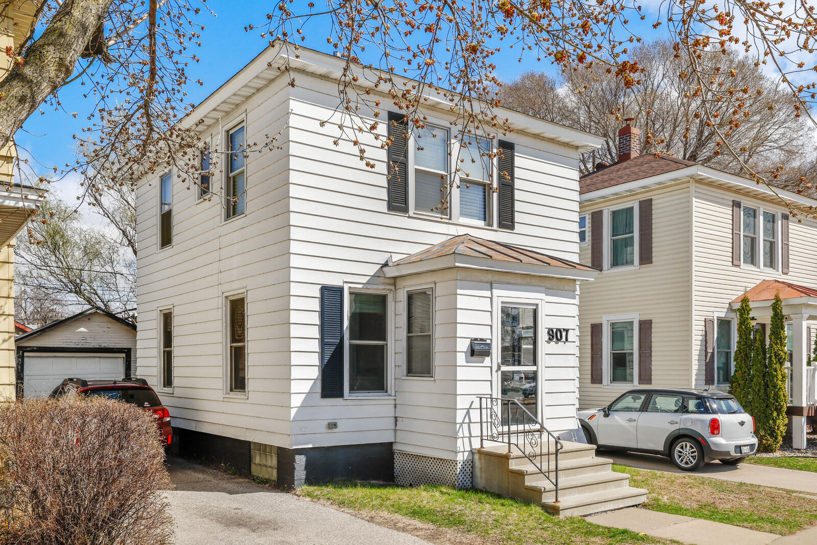 Property Photo:  907 Green Bay St  WI 54601 