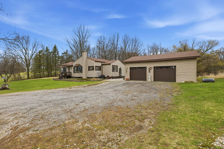 Property Photo:  