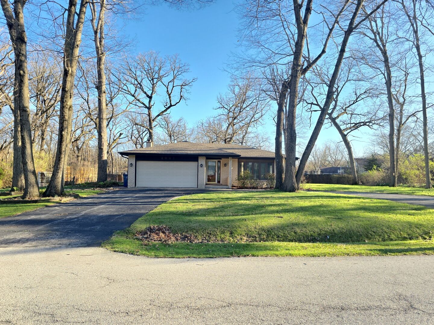 Property Photo:  2041 E Gaisor Drive  IL 60417 