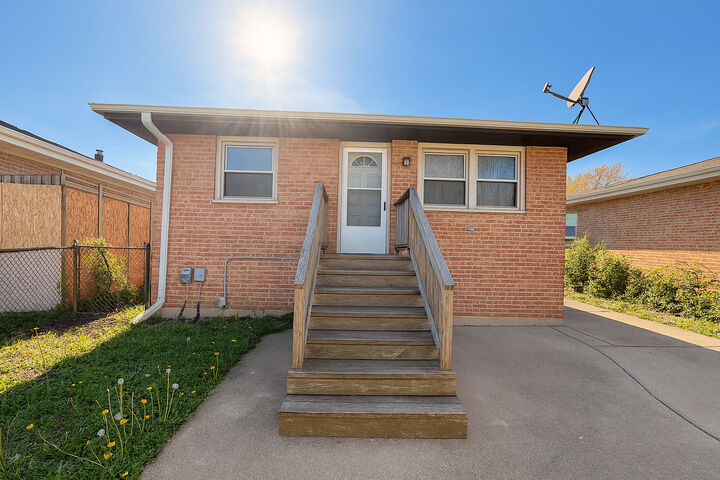Property Photo:  18045 Edwards Avenue  IL 60478 
