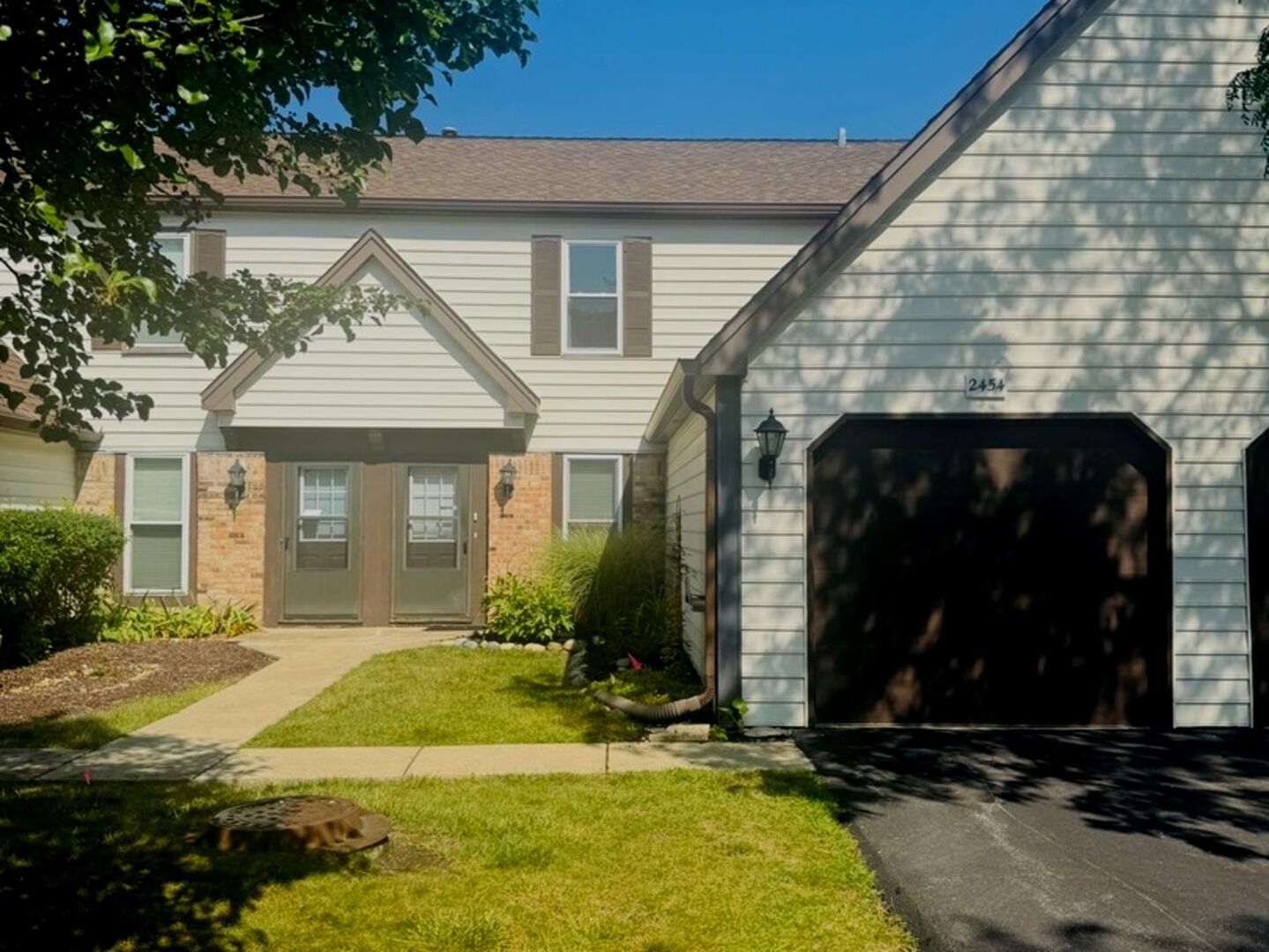 Property Photo:  