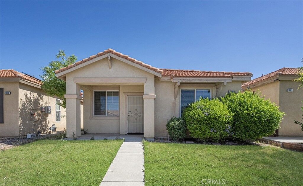 Property Photo:  1085 Encanto Drive  CA 92582 