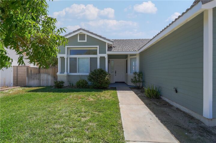 Property Photo:  39434 Obsidian Court  CA 93551 