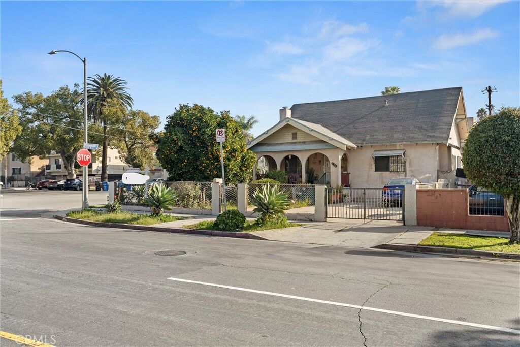 Property Photo:  4214 Rosewood  CA 90004 