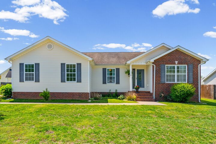 Property Photo:  950 Wing Tip Cir  KY 42240 