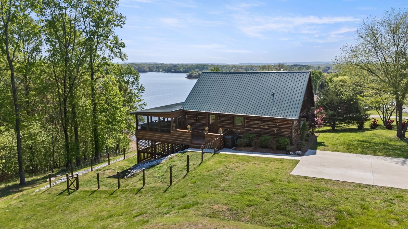 Property Photo: 201 Bell Memorial Dr TN 37330