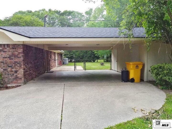 Property Photo:  951 Highway 136  LA 71280 