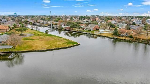 Property Photo:  460 San Cristobal Court  LA 70458 