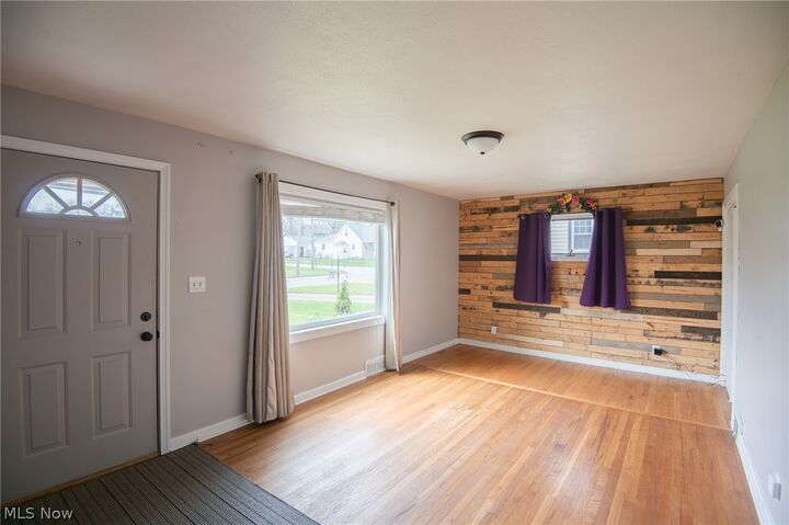 Property Photo:  107 Renee Drive  OH 44471 