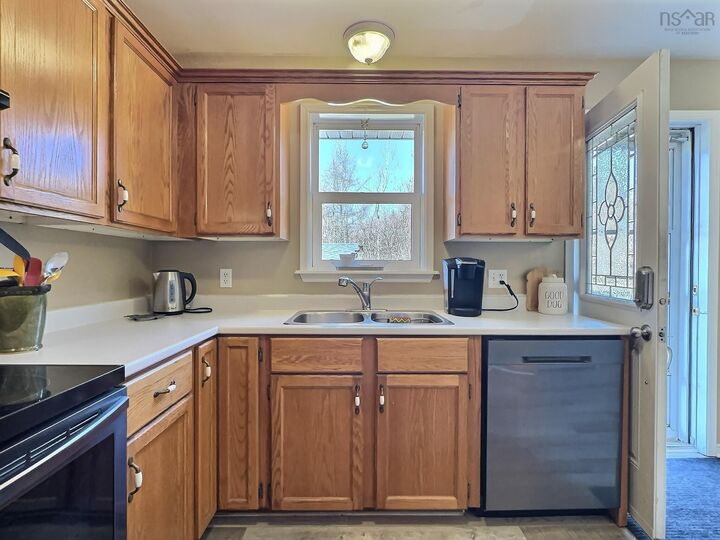 Property Photo: 17 Menlow Court NS B6L 6L9