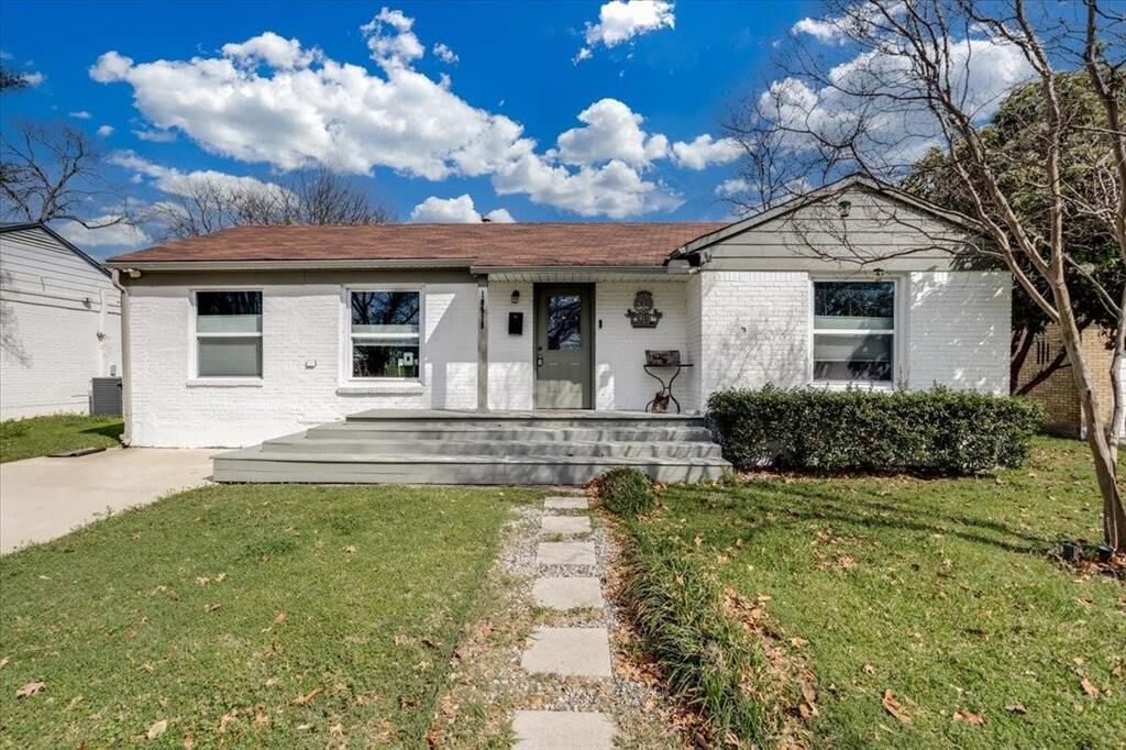 Property Photo:  10518 Desdemona Drive  TX 75228 