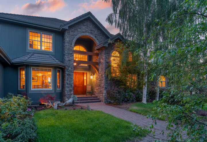 Property Photo:  65440 Tweed Road  OR 97703 