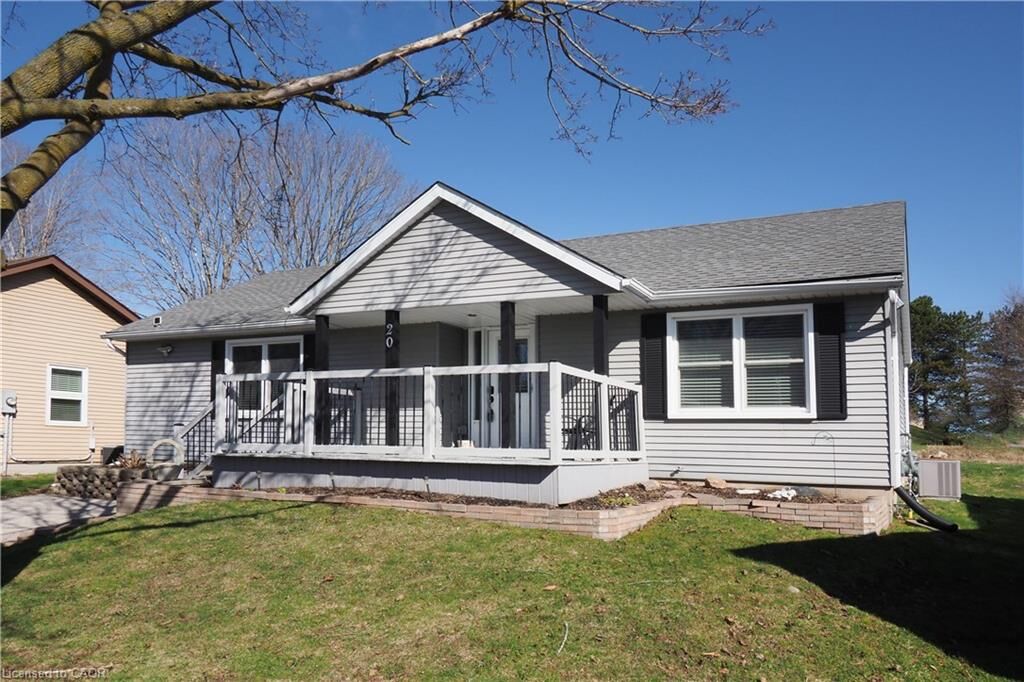Property Photo: 20 Fieldstone Walk ON N3A 2G2