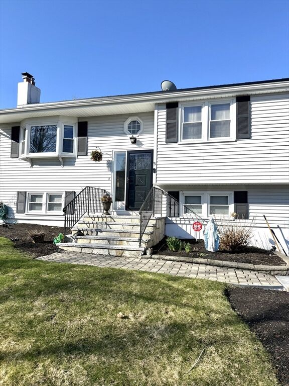 Property Photo:  5 Fred St 5  MA 01803 