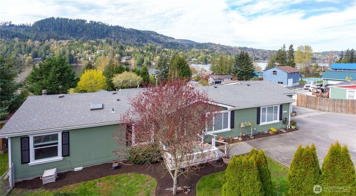 Property Photo: 18566 Mason Court WA 98274