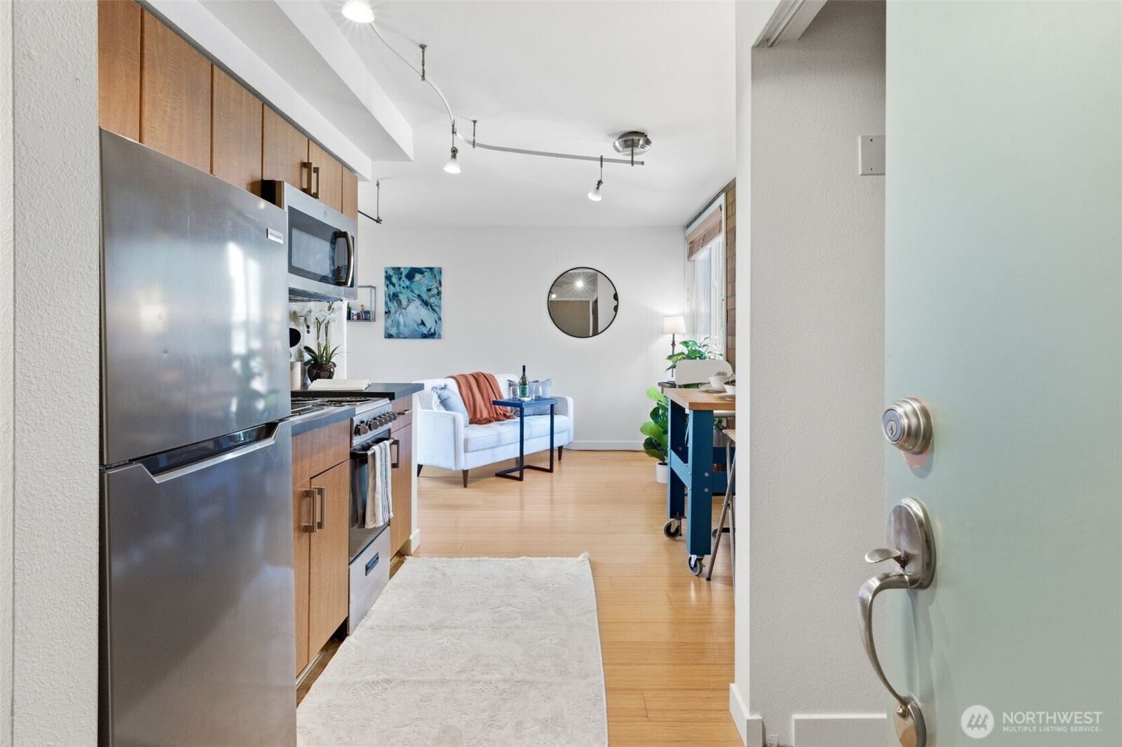 Property Photo: 905 Cherry Street 306 WA 98104