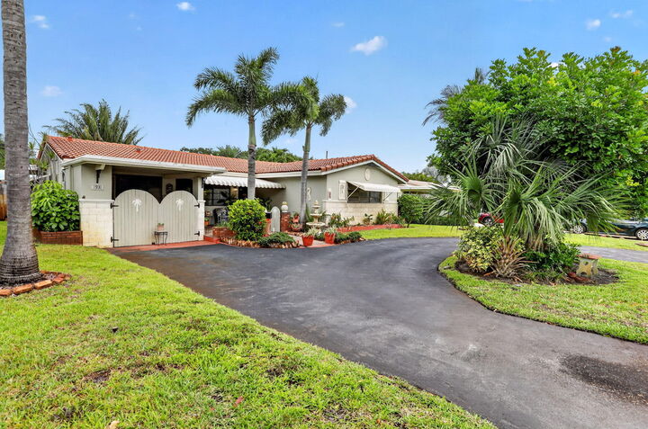 Property Photo: 1931 NE 27th Street FL 33064