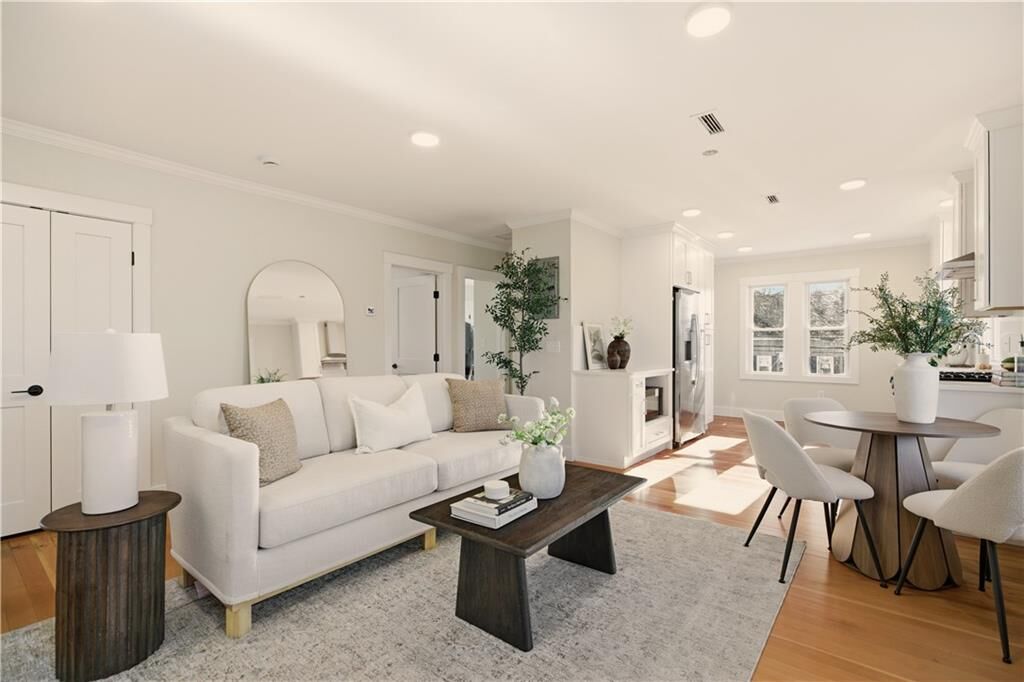 Property Photo:  85 Bayview Avenue 2  RI 02809 