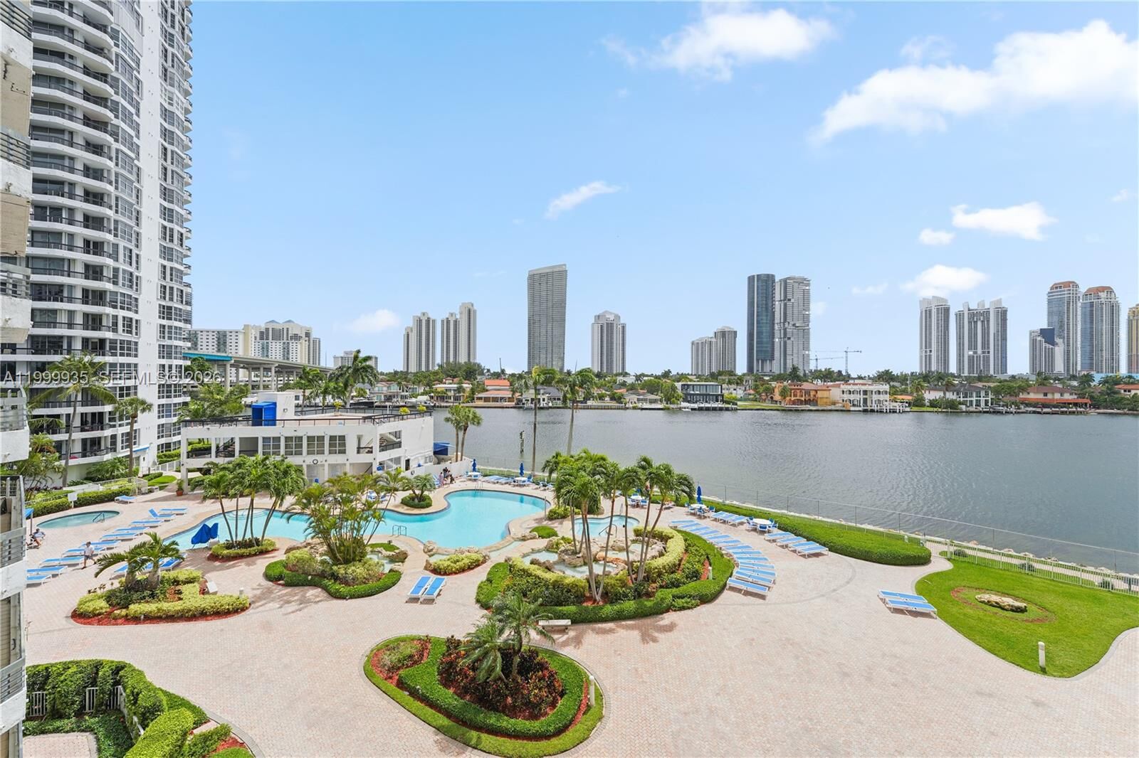 Property Photo:  19101 NE 36th Ct 509  FL 33180 
