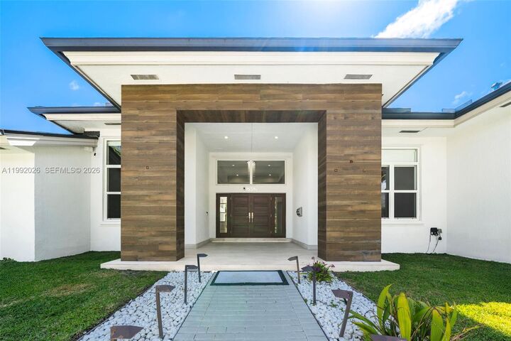Property Photo:  15501 SW 77th Ave  FL 33157 