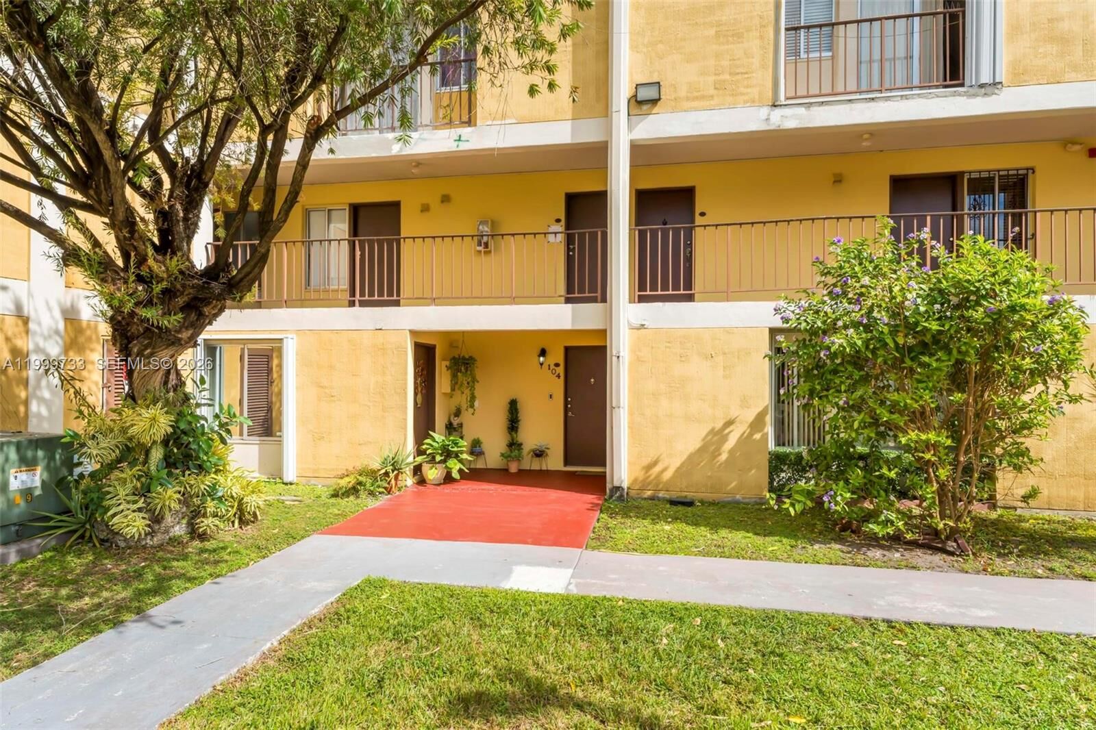 Property Photo: 9210 Fontainebleau Blvd 104 FL 33172