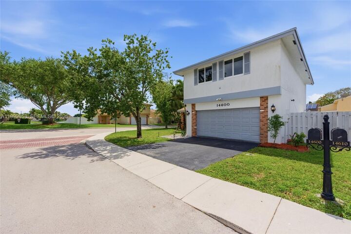 Property Photo:  14600 Ashland Pl  FL 33325 