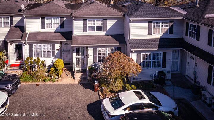 Property Photo:  103 Mosel Avenue  NY 10304 