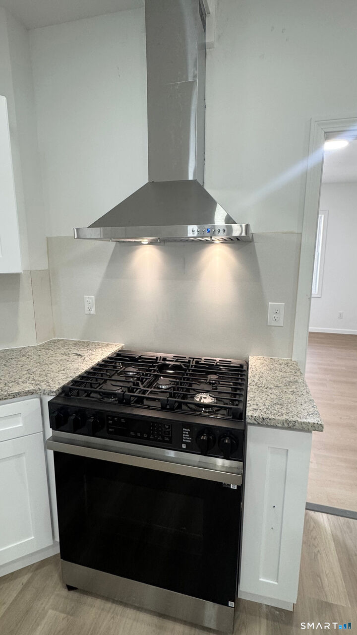 Property Photo:  16 Arch Street 1  CT 06710 