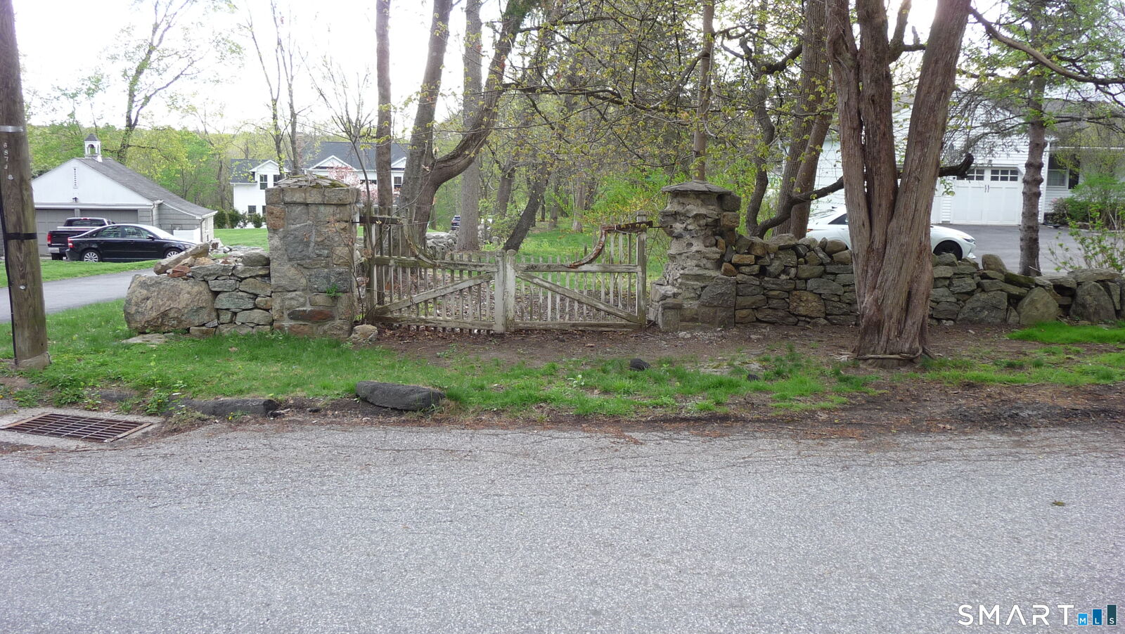 Property Photo:  67 Briarwood Lane  CT 06904 