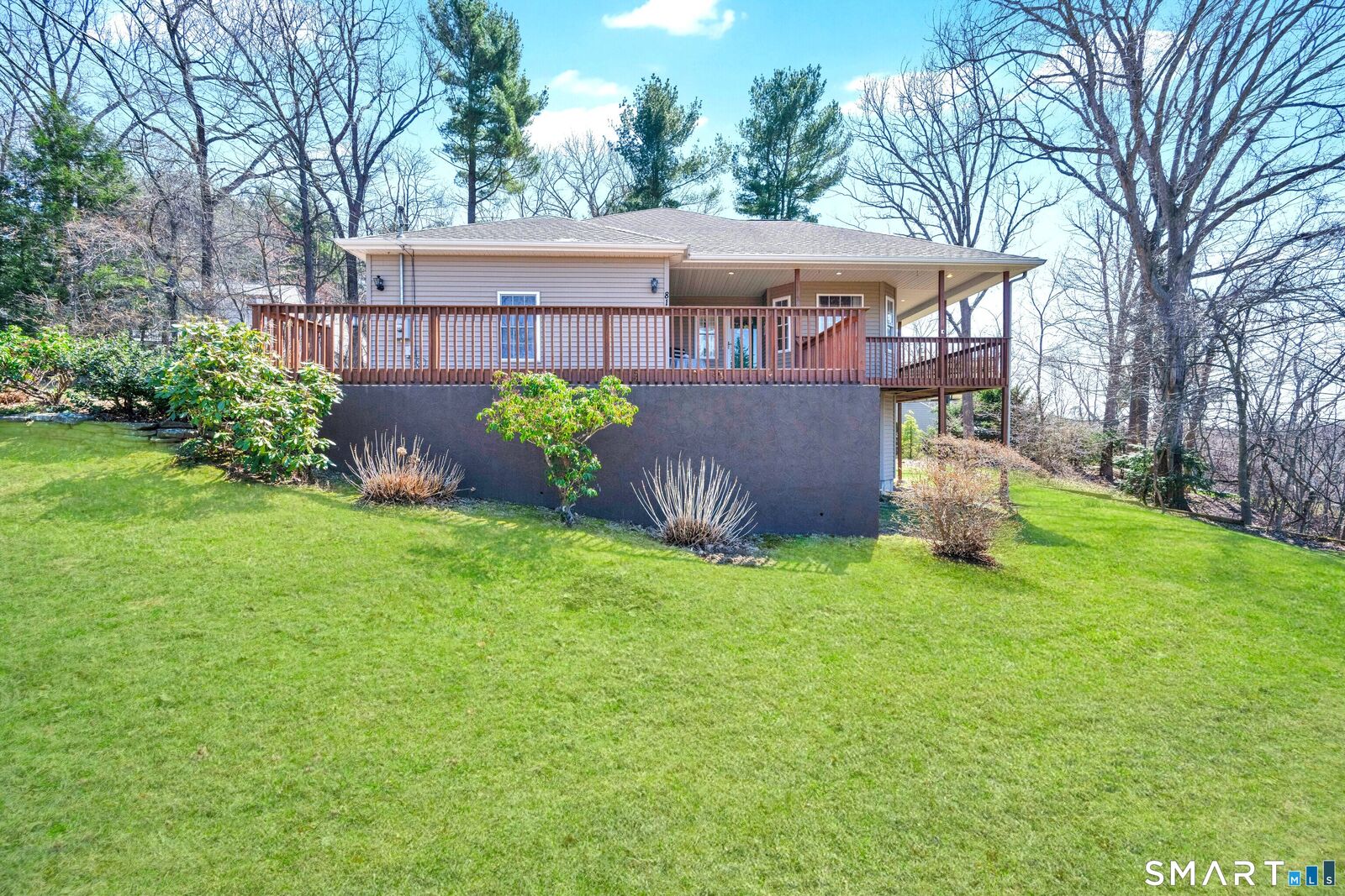 Property Photo:  81 Lakeview Heights  CT 06084 