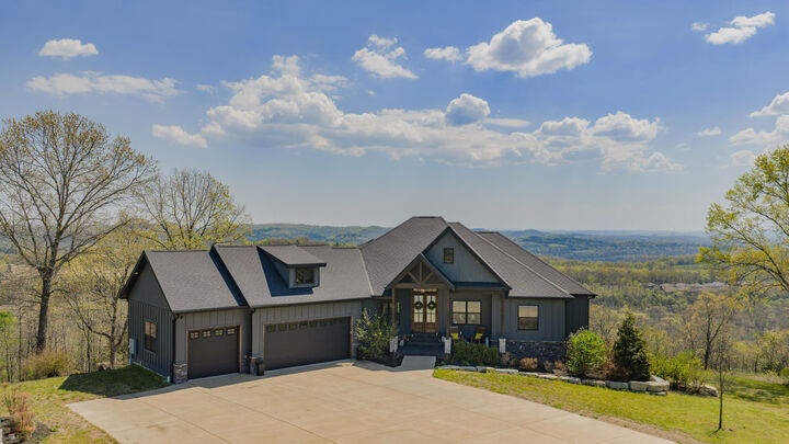 Property Photo:  226 Chalcedony Court  MO 65737 