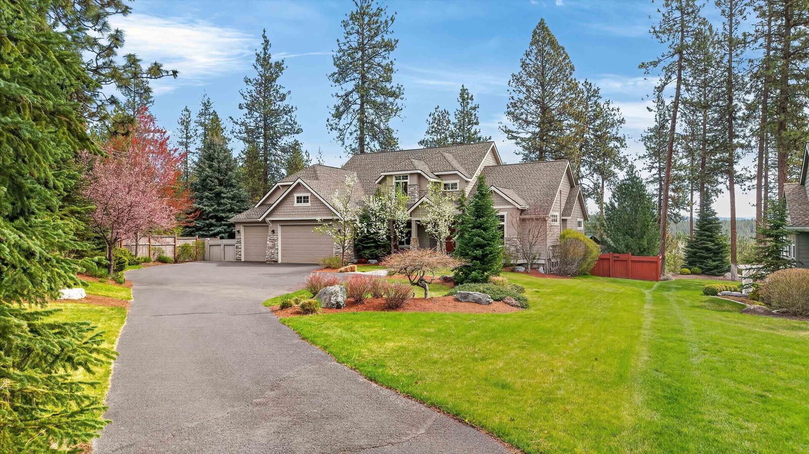 Property Photo:  1525 E Heritage Ln  WA 99208 